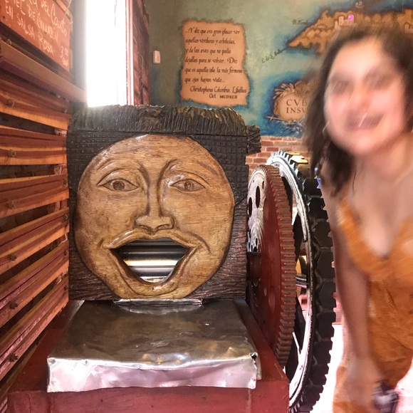 Meet your Posher, Carla - Picture 1 of 1